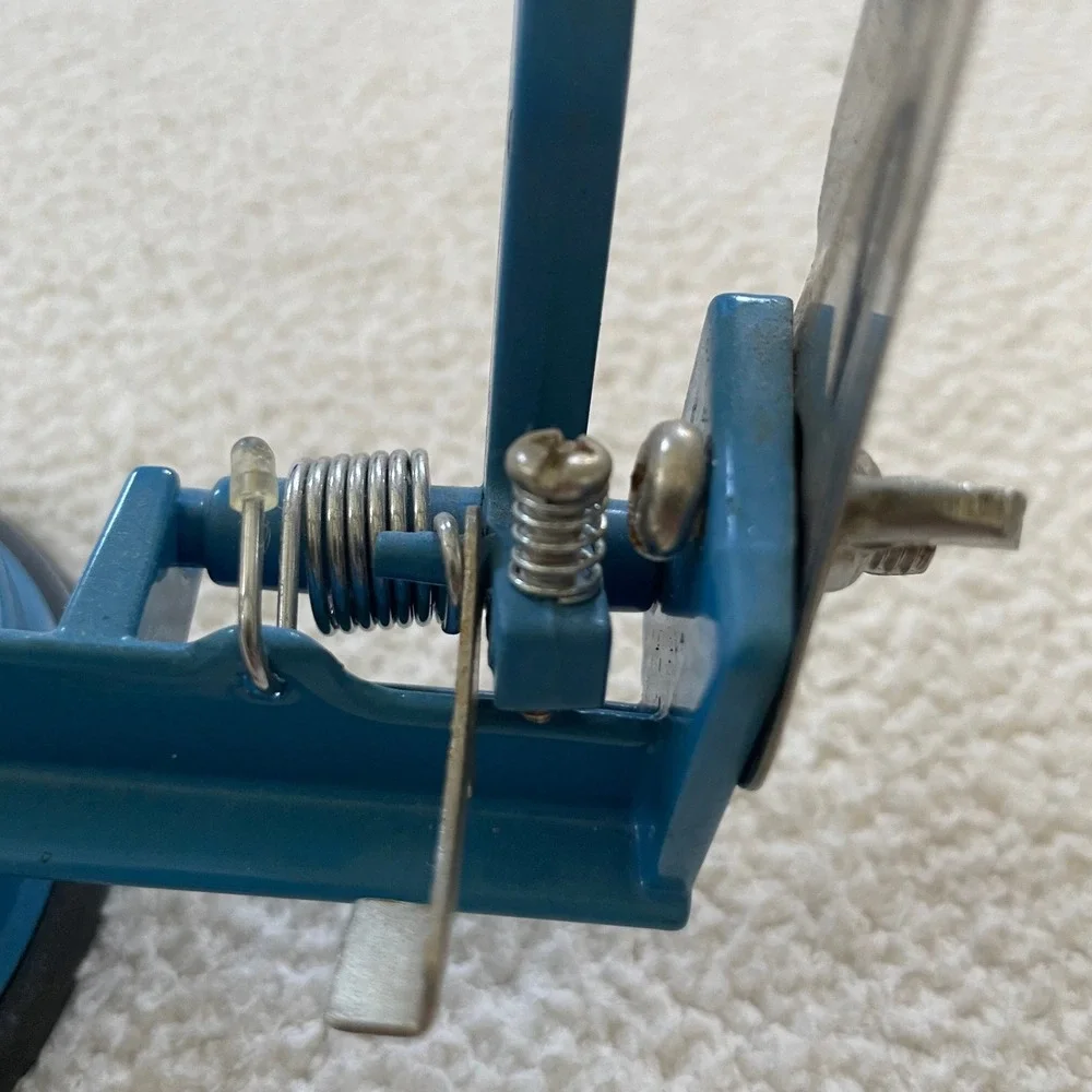 CucinaPro Apple Peeler Corer Slicer Blue Suction Base Hand Crank‎ Kitchen Tool